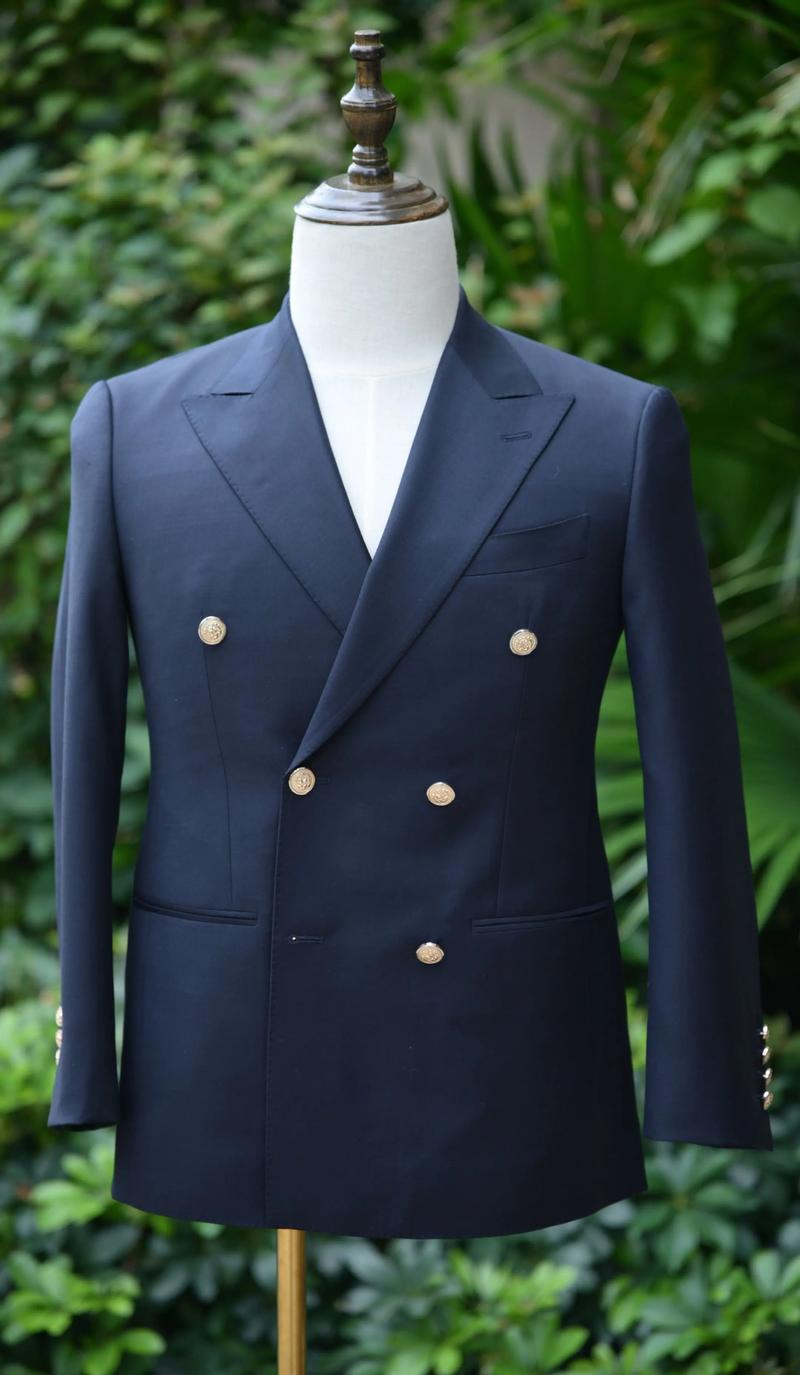 江苏工作服定制：守护一线员工安全的绿色盾牌